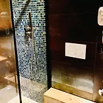Imperium Vittorio - 4 Bdr, Center, 100mt To Train Station, Pvt Bathrooms, A-c 3* روما