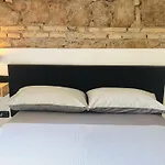 Imperium Vittorio - 4 Bdr, Center, 100mt To Train Station, Pvt Bathrooms, A-c 3*
