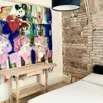 بيت ضيافة Imperium Vittorio - 4 Bdr, Center, 100mt To Train Station, Pvt Bathrooms, A-c روما