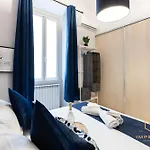 Imperium Vittorio - 4 Bdr, Center, 100mt To Train Station, Pvt Bathrooms, A-c
