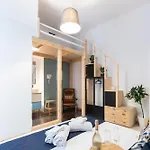 بيت ضيافة Imperium Vittorio - 4 Bdr, Center, 100mt To Train Station, Pvt Bathrooms, A-c