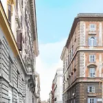 بيت ضيافة Imperium Vittorio - 4 Bdr, Center, 100mt To Train Station, Pvt Bathrooms, A-c روما