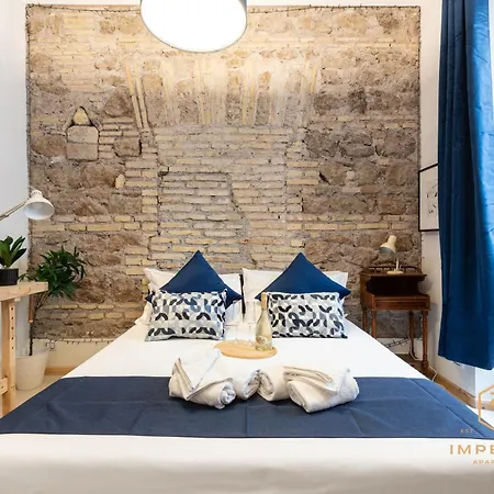 بيت ضيافة Imperium Vittorio - 4 Bdr, Center, 100mt To Train Station, Pvt Bathrooms, A-c روما