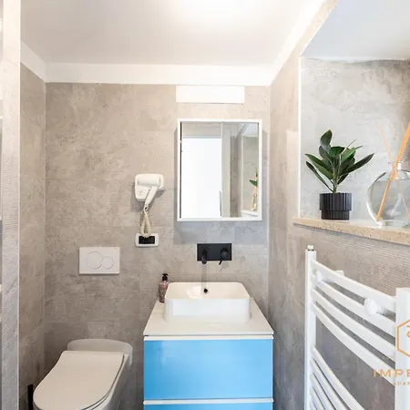 Imperium Vittorio - 4 Bdr, Center, 100mt To Train Station, Pvt Bathrooms, A-c ローマ