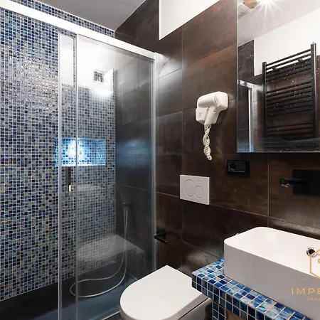 Imperium Vittorio - 4 Bdr, Center, 100mt To Train Station, Pvt Bathrooms, A-c 3*